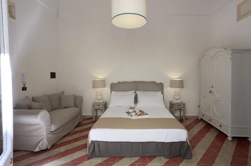 Santa Marta Suites & Apartments Lecce Buitenkant foto